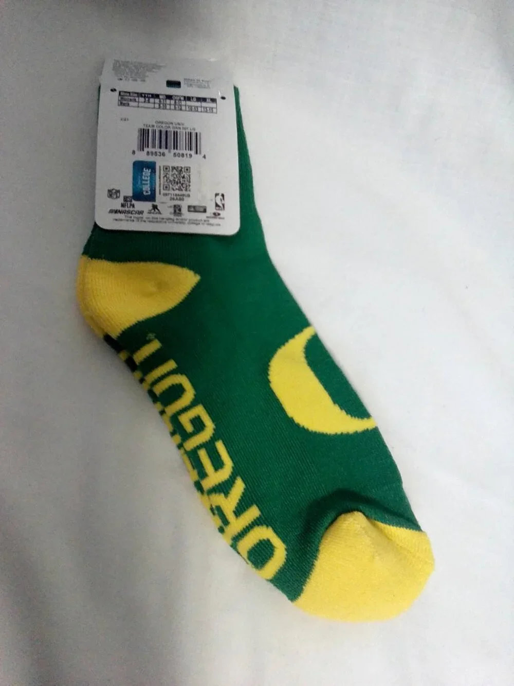 Oregon Ducks socks Large NWT